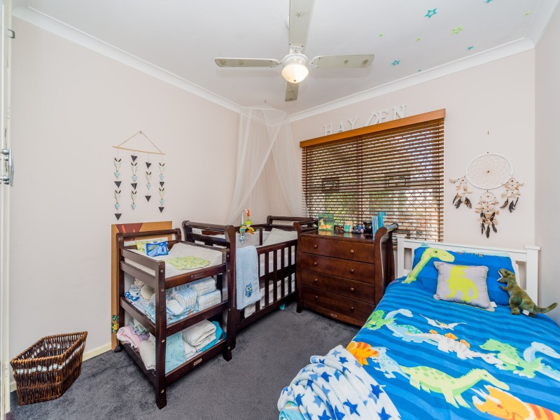 33 Ashbourne Terrace, Biggera Waters QLD 4216