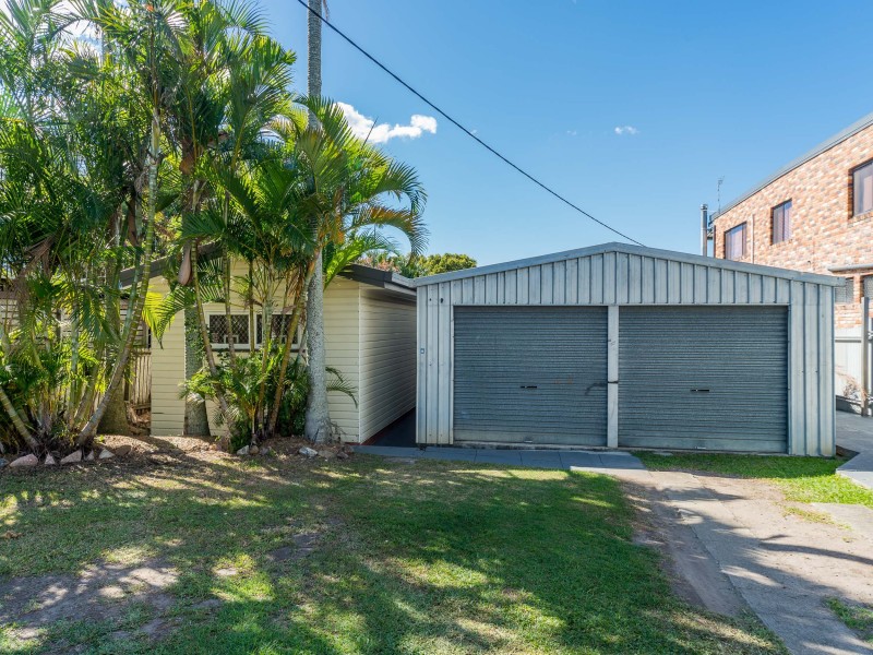 33 Ashbourne Terrace, Biggera Waters QLD 4216