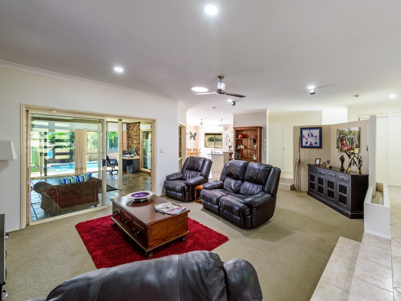 29 Edgeworth Place, Helensvale QLD 4212