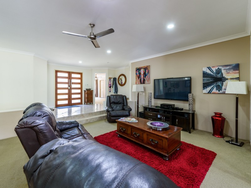 29 Edgeworth Place, Helensvale QLD 4212