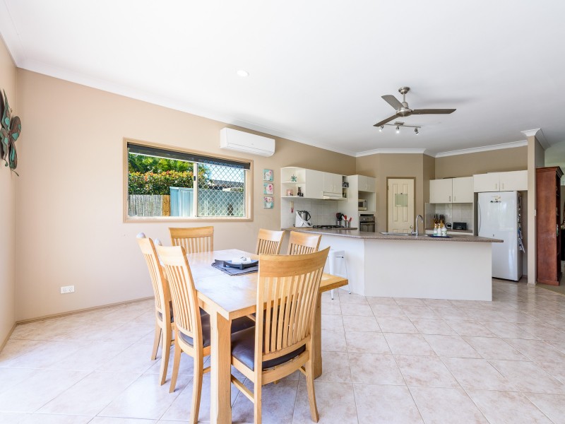 29 Edgeworth Place, Helensvale QLD 4212