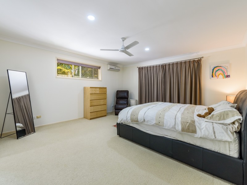 29 Edgeworth Place, Helensvale QLD 4212