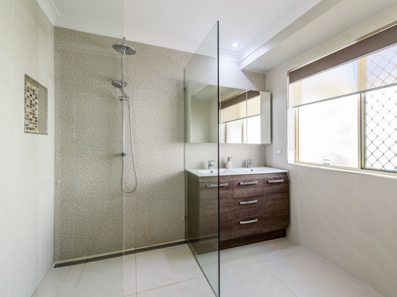 29 Edgeworth Place, Helensvale QLD 4212