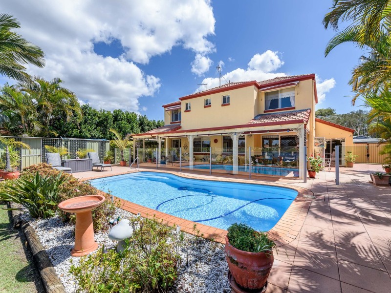 64 Burrendong Road, Coombabah QLD 4216