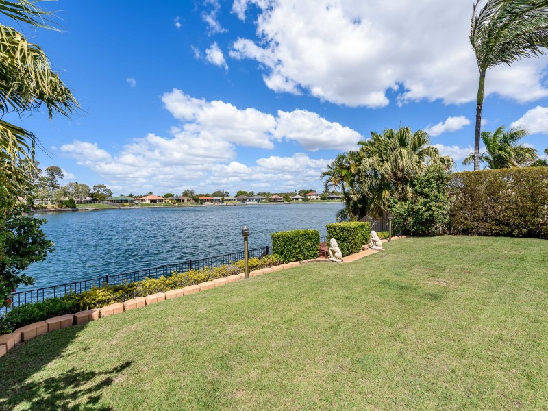 64 Burrendong Road, Coombabah QLD 4216