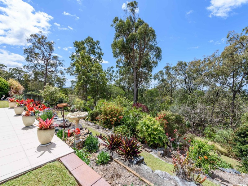 19 Highvale Drive, Helensvale QLD 4212
