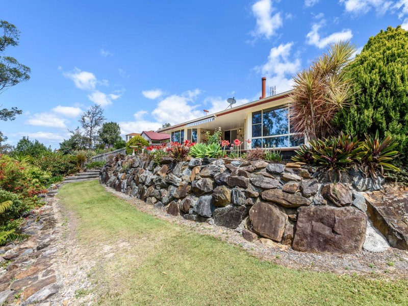 19 Highvale Drive, Helensvale QLD 4212