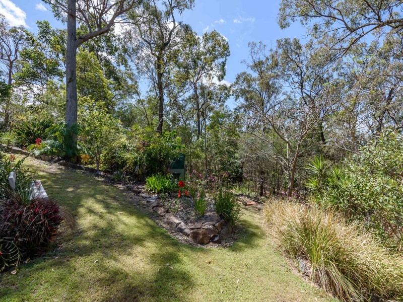 19 Highvale Drive, Helensvale QLD 4212