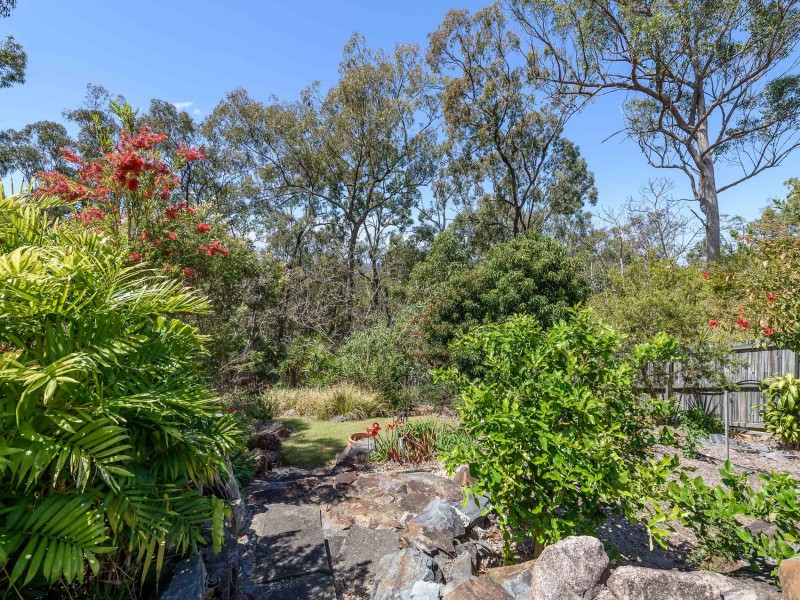 19 Highvale Drive, Helensvale QLD 4212