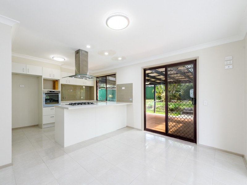 30 Parkes Drive, Helensvale QLD 4212