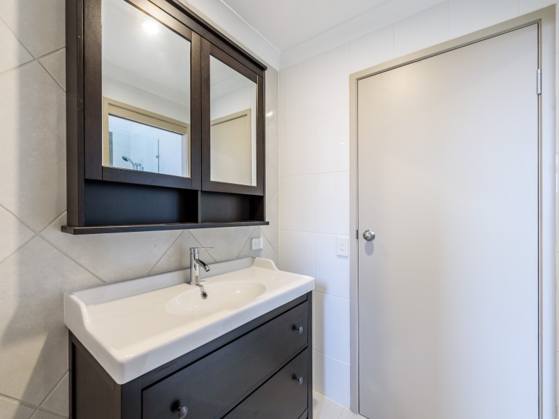 30 Parkes Drive, Helensvale QLD 4212