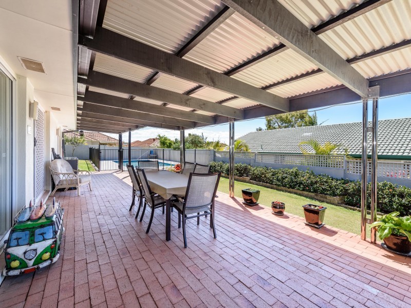 14 Pearson Close, Arundel QLD 4214