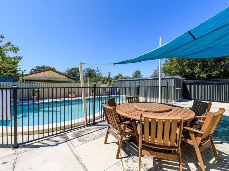 1 Nambur Street, Runaway Bay QLD 4216