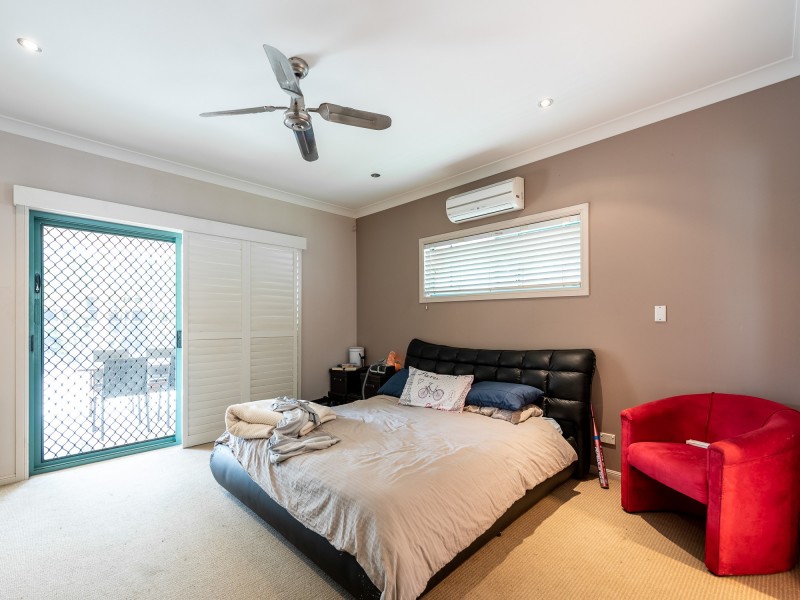 31 Lakeshore Drive, Helensvale QLD 4212