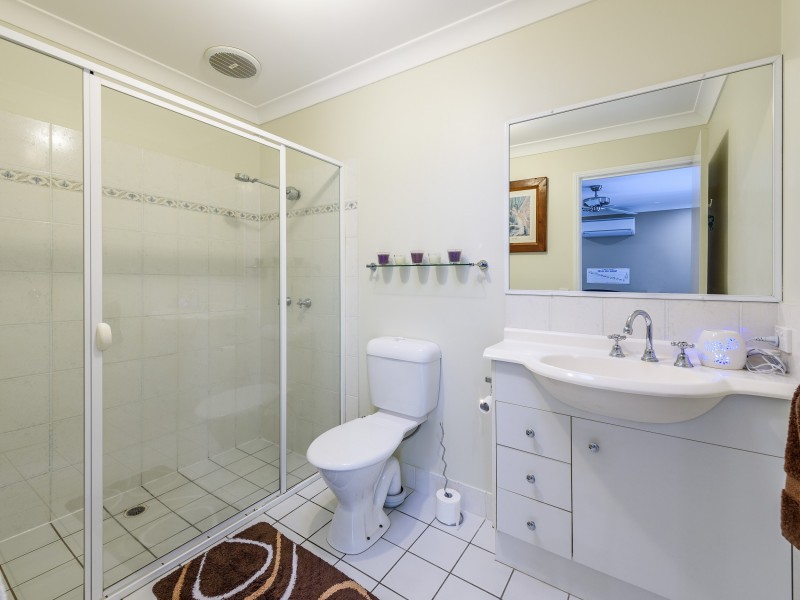 15 Pinebark Avenue, Oxenford QLD 4210