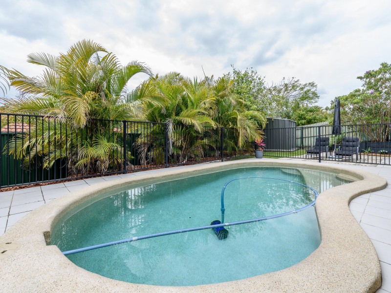 15 Pinebark Avenue, Oxenford QLD 4210