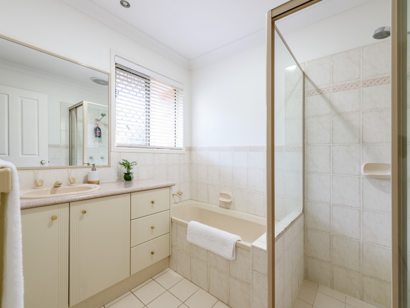 24 Arlene Park Terrace, Helensvale QLD 4212