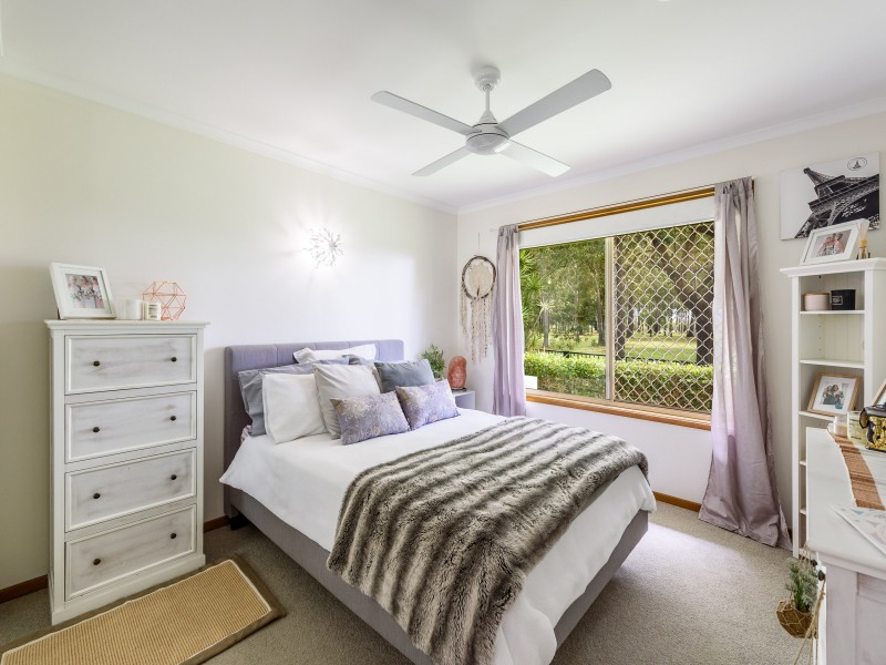 34 Sundown Drive, Paradise Point QLD 4216