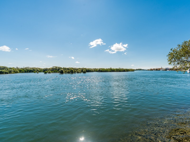 34 Sundown Drive, Paradise Point QLD 4216