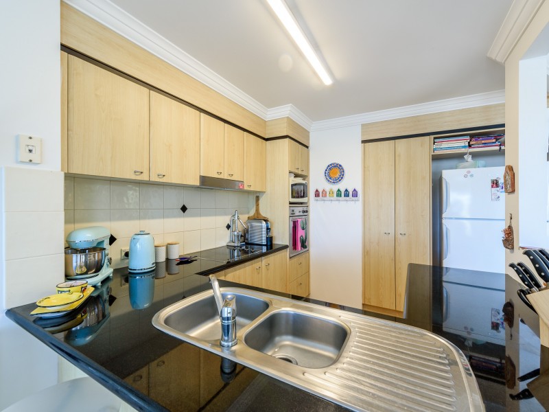 29/82 Limetree Parade, Runaway Bay QLD 4216