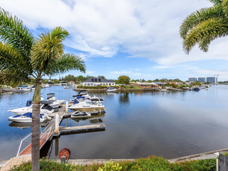 29/82 Limetree Parade, Runaway Bay QLD 4216