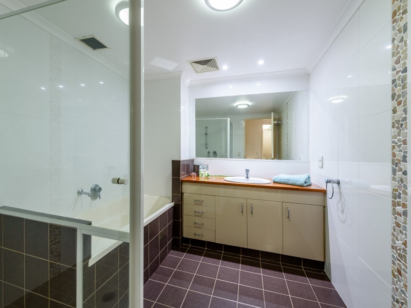 2/41a Broadwater Street, Runaway Bay QLD 4216