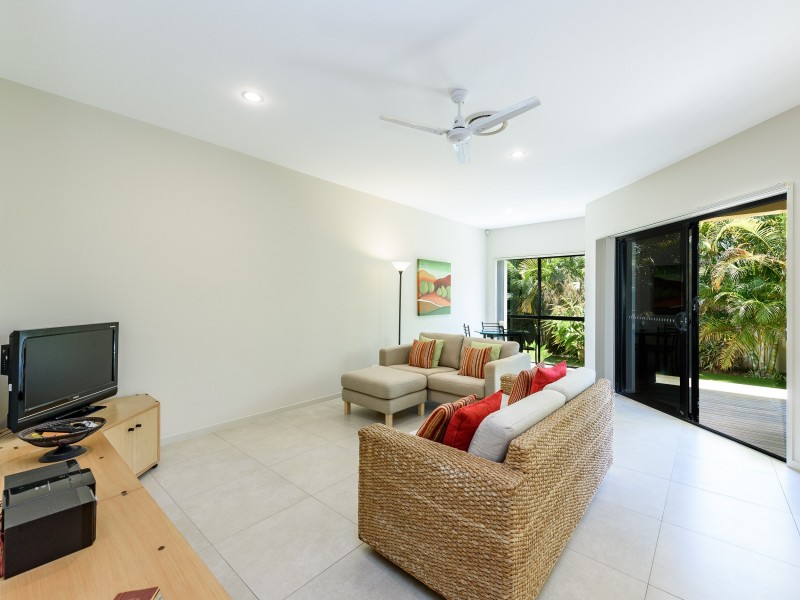 15 Nankeen Avenue, Paradise Point QLD 4216