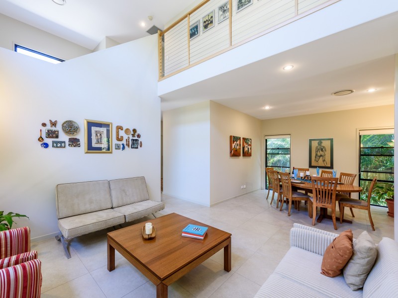 15 Nankeen Avenue, Paradise Point QLD 4216