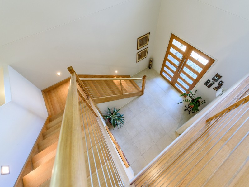 15 Nankeen Avenue, Paradise Point QLD 4216