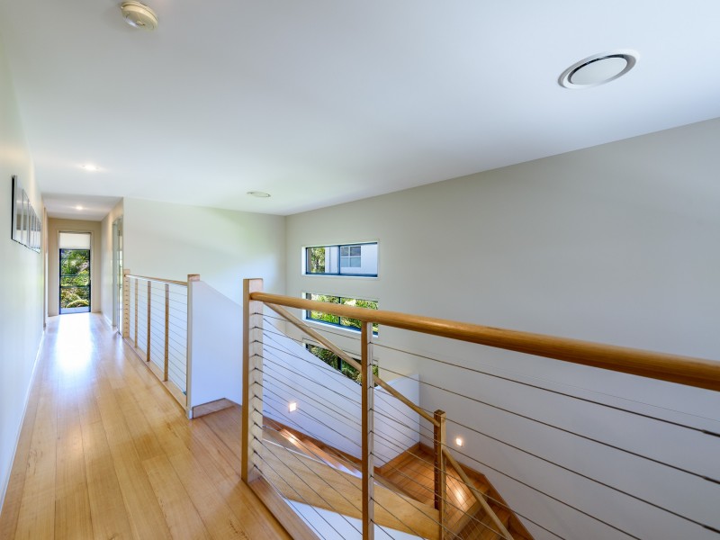 15 Nankeen Avenue, Paradise Point QLD 4216