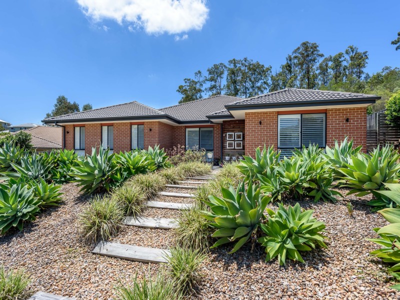 4 Bimberi Row, Pacific Pines QLD 4211
