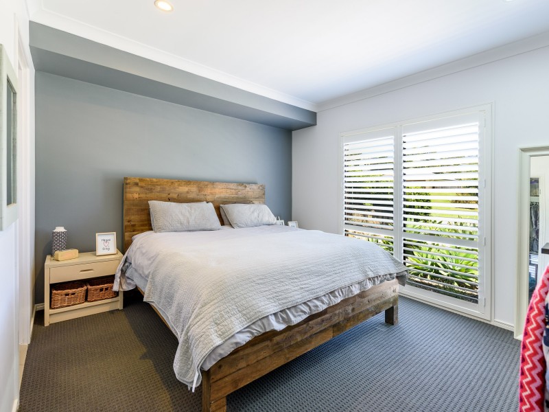 4 Bimberi Row, Pacific Pines QLD 4211
