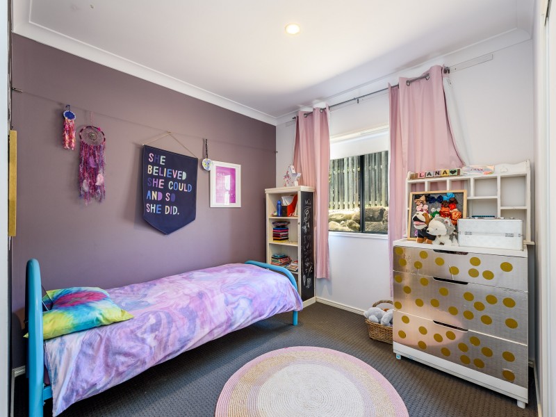 4 Bimberi Row, Pacific Pines QLD 4211