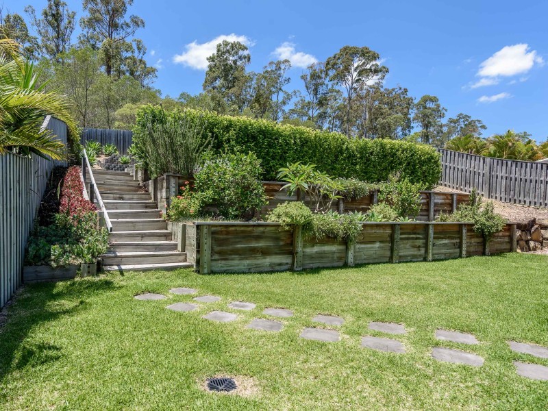 4 Bimberi Row, Pacific Pines QLD 4211