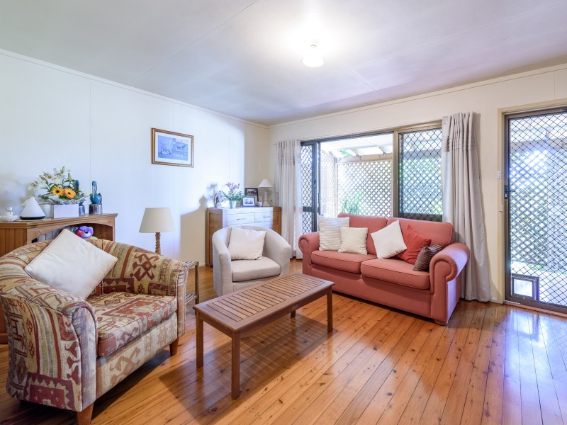 100 Robert Street, Labrador QLD 4215