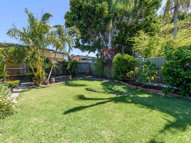 100 Robert Street, Labrador QLD 4215