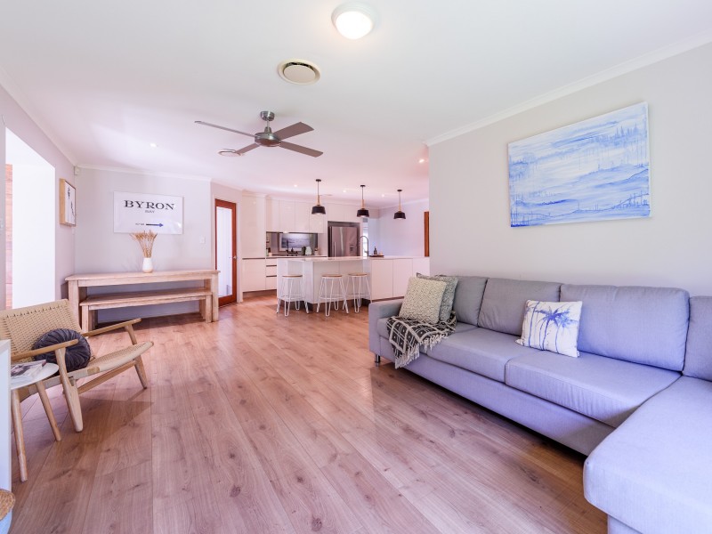 16 Rosswood Court, Helensvale QLD 4212