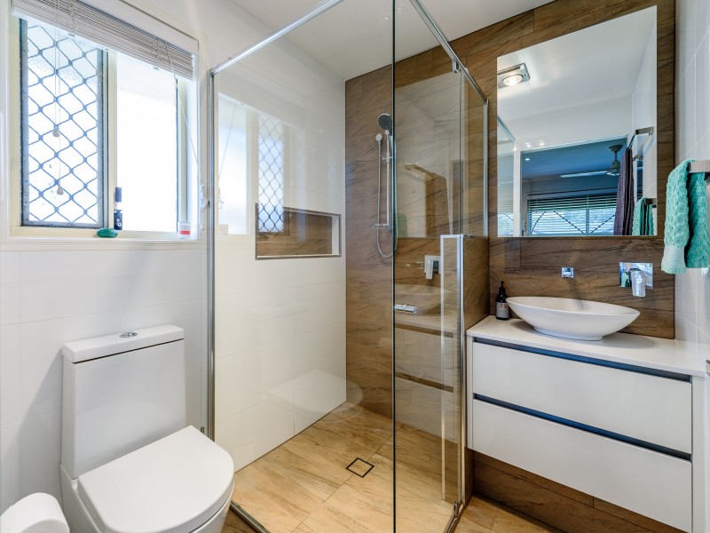 16 Rosswood Court, Helensvale QLD 4212