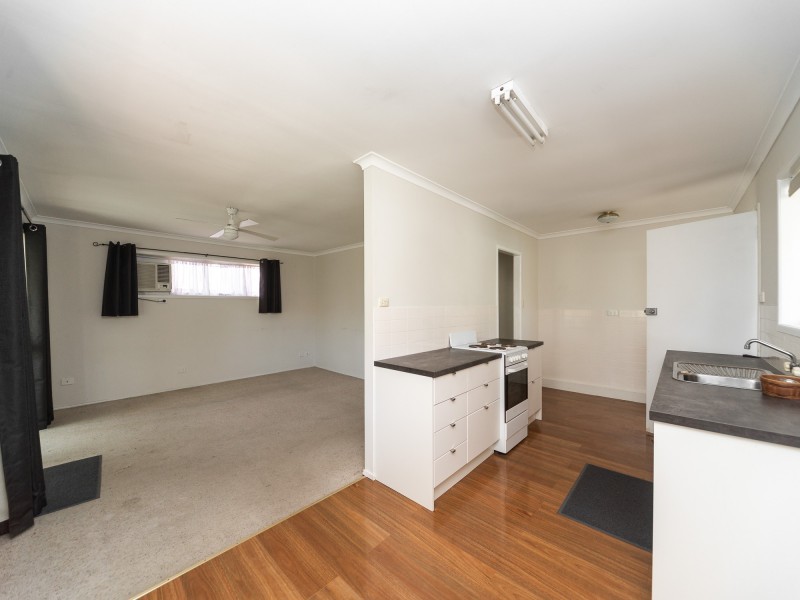 33 Mungera Street, Runaway Bay QLD 4216