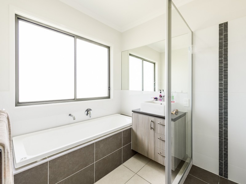 1 Adelaide Crescent, Ormeau Hills QLD 4208