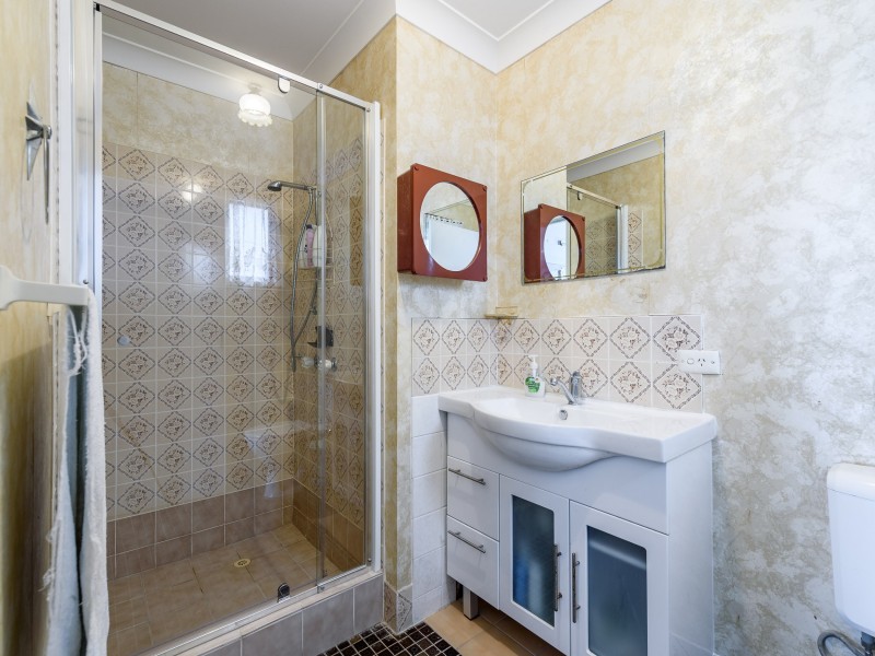 8 Innes Avenue, Molendinar QLD 4214