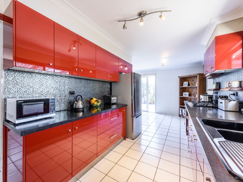 86 Jacaranda Avenue, Hollywell QLD 4216