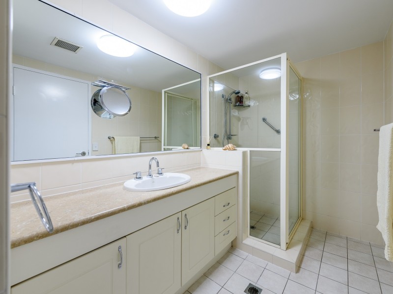 18/75-77 Morala Avenue, Runaway Bay QLD 4216