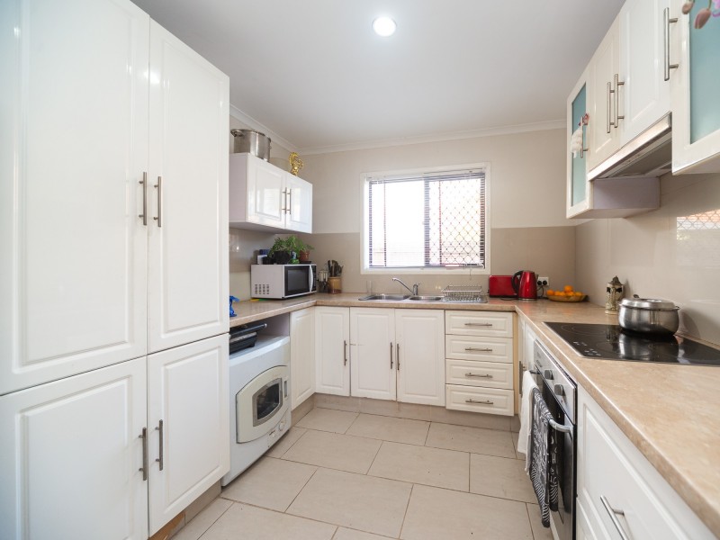 1/59 Errol Avenue, Paradise Point QLD 4216