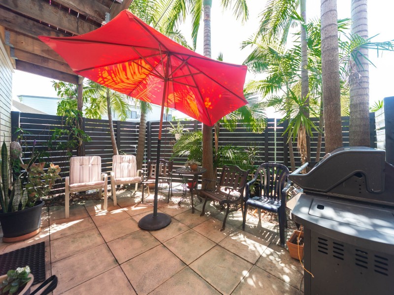 1/59 Errol Avenue, Paradise Point QLD 4216