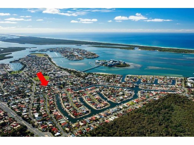 1/59 Errol Avenue, Paradise Point QLD 4216