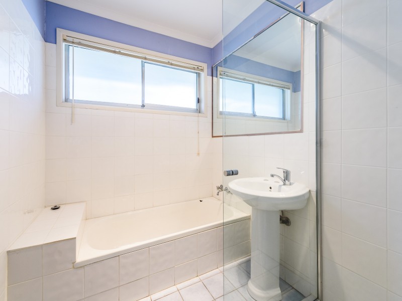 13 Jacaranda Avenue, Hollywell QLD 4216