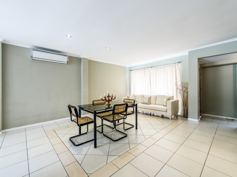 10 Willow Street, Biggera Waters QLD 4216