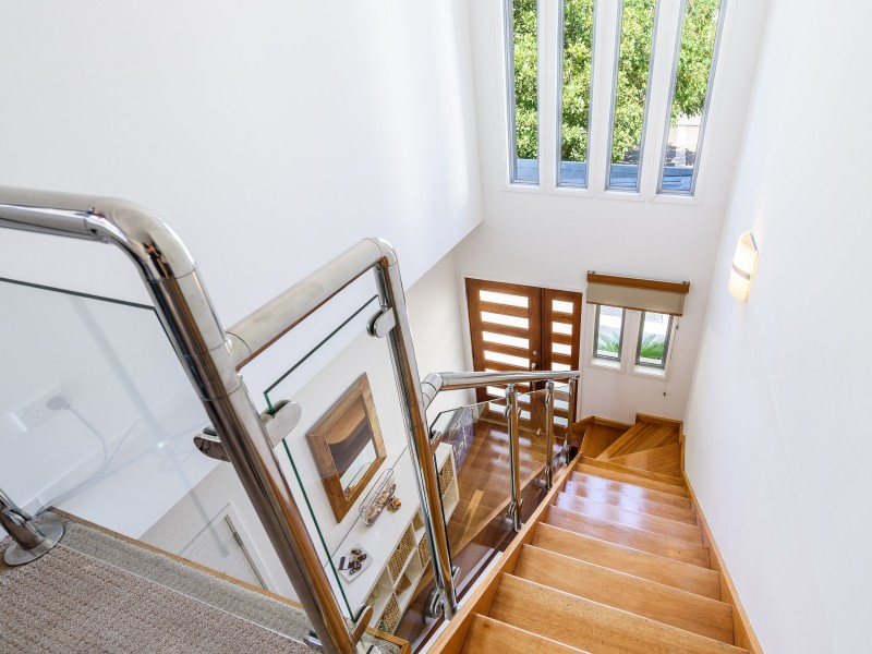 2/160 Muir Street, Labrador QLD 4215