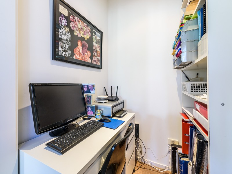 2/160 Muir Street, Labrador QLD 4215